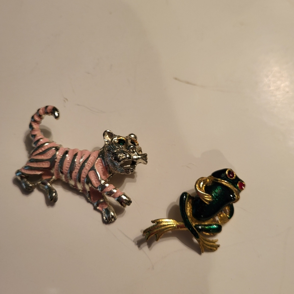 2 Vintage Enamel Pins Tiger & Frog